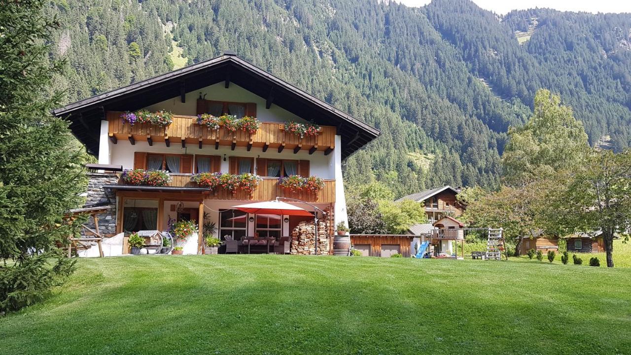 Haus Hubertus - Gaestehaus Sahler Partenen Exteriör bild